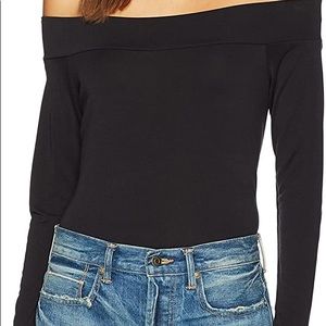 BB Dakota off the shoulder long sleeve